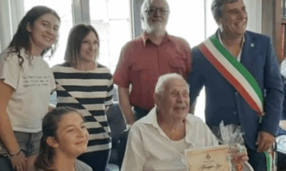 Giuseppe Izzi, 89 anni, nominato ‘turista onorario’ di Laigueglia