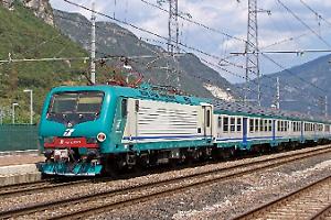 90enne affronta un viaggio di oltre cinque ore da Alassio a Torino